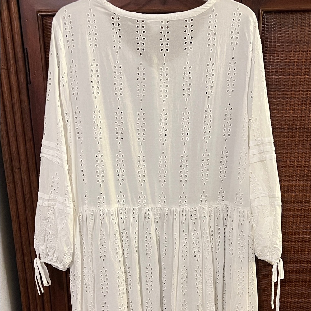 Caslon Elegant White Eyelet Dress - Picture 4 of 10